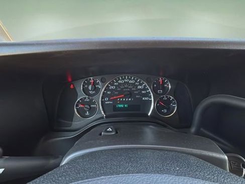 Used 2024 Chevrolet Express 2500 w/ Driver Convenience Package RWD image 15