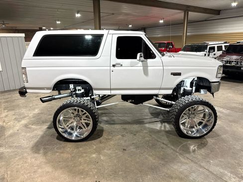 Used 1994 Ford Bronco XLT image 21