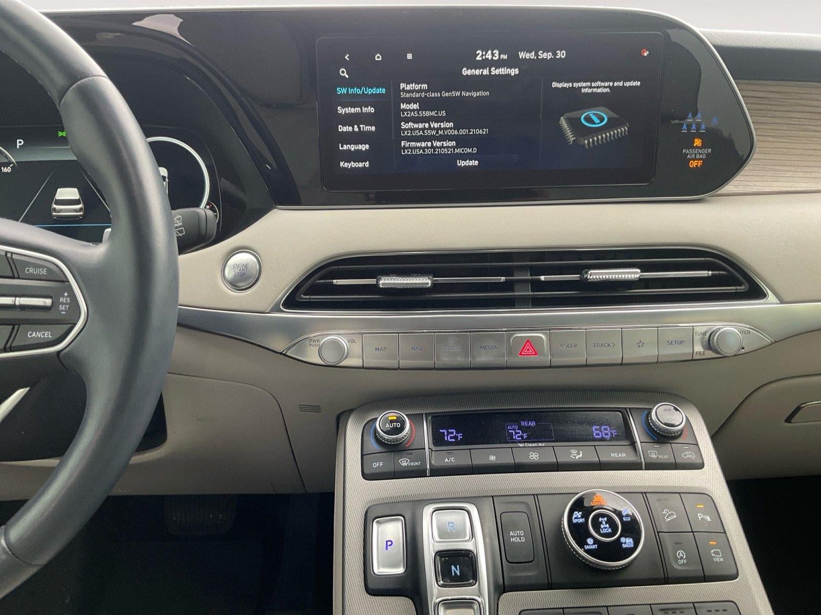 Used 2022 Hyundai Palisade Limited w/ Winter Package AWD/4WD image 11
