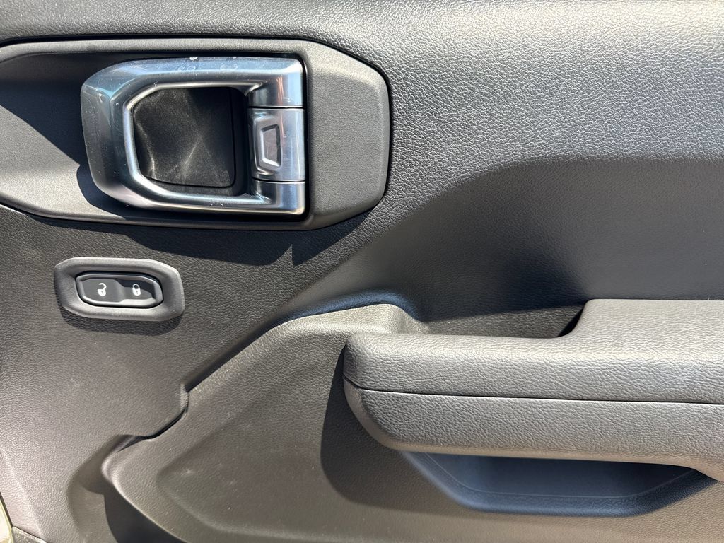 New 2025 Jeep Gladiator Sport AWD/4WD image 11
