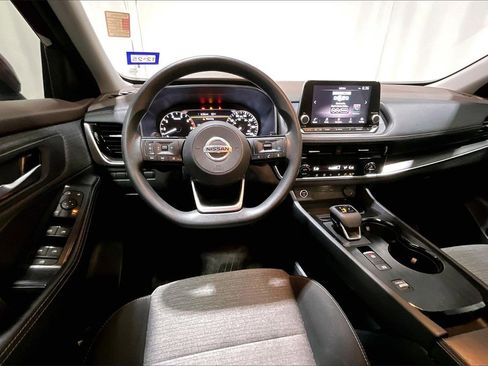 Used 2021 Nissan Rogue SV image 14