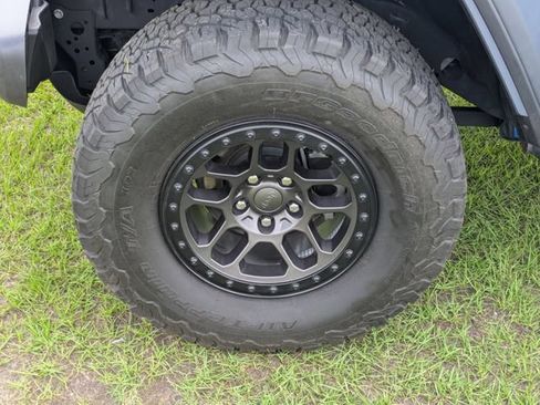 Used 2022 Jeep Wrangler Unlimited Rubicon w/ Xtreme Recon 35" Tire Package AWD/4WD image 10