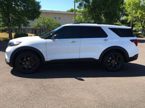 Used 2020 Ford Explorer ST w/ ST High-Performance Pack AWD/4WD image 3