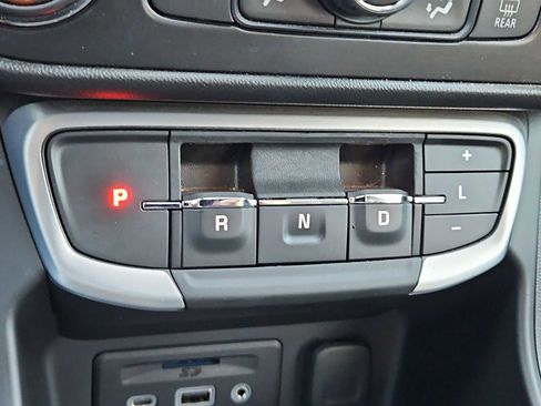 Used 2022 GMC Terrain SLT w/ Tech Package image 31