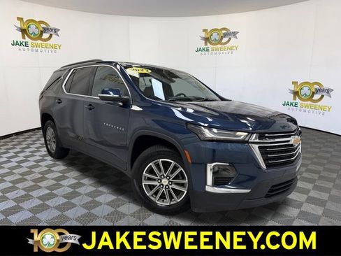 Used 2023 Chevrolet Traverse LT image 1