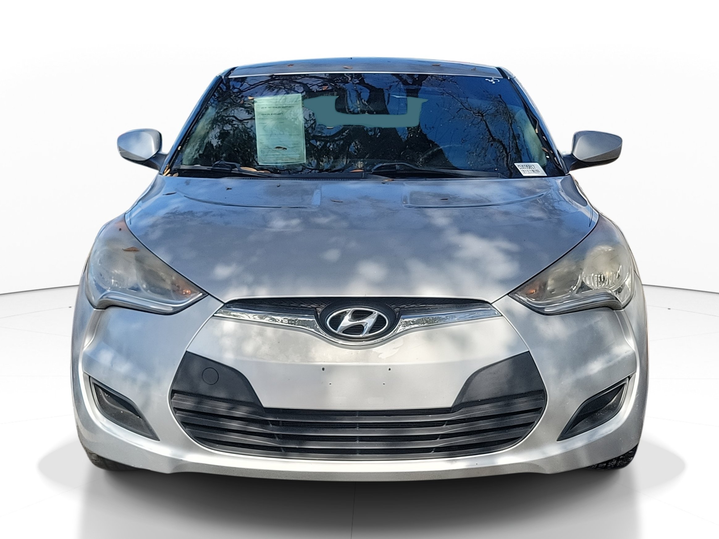 Used 2012 Hyundai Veloster FWD image 2