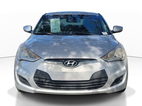 Used 2012 Hyundai Veloster image 2