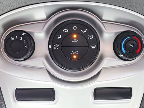 Used 2019 Ford Fiesta SE FWD image 45