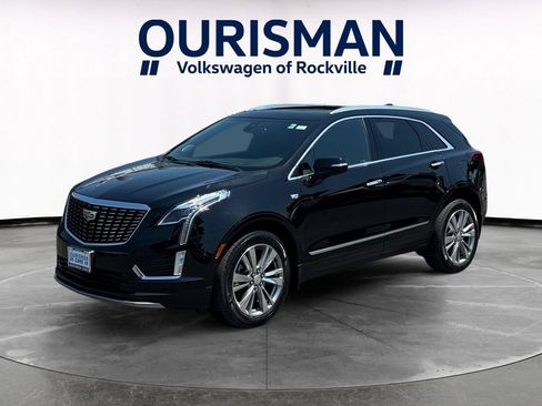 Used 2023 Cadillac XT5 Premium Luxury AWD/4WD image 2