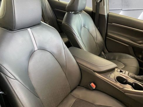 Used 2023 Toyota Camry XSE image 14