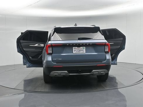 Used 2025 Ford Explorer Active w/ Active Comfort Package RWD image 36