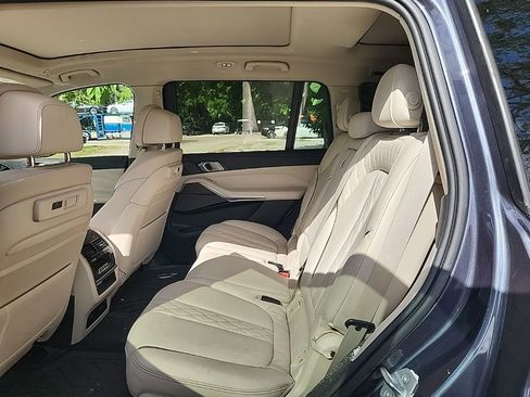 Used 2020 BMW X7 xDrive40i w/ Executive Package image 3