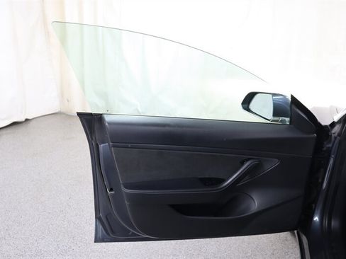 Used 2020 Tesla Model 3 Standard Range RWD image 16