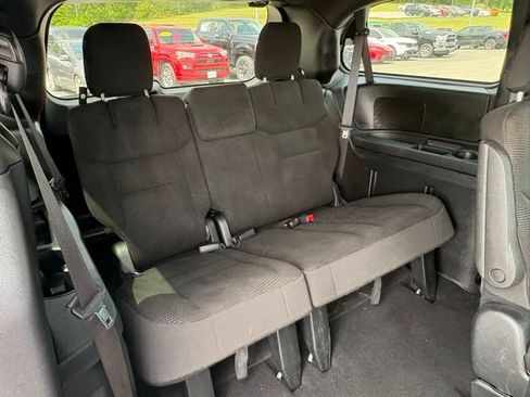 Used 2020 Dodge Grand Caravan SE FWD image 23