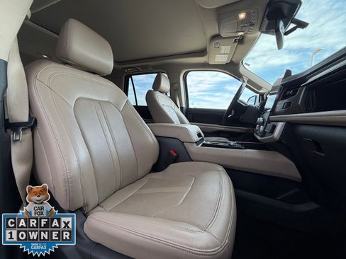 Used 2023 Ford Expedition Limited image 24