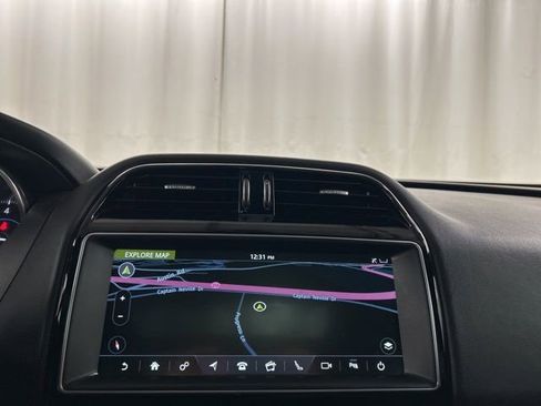 Used 2019 Jaguar F-PACE Premium AWD/4WD image 13