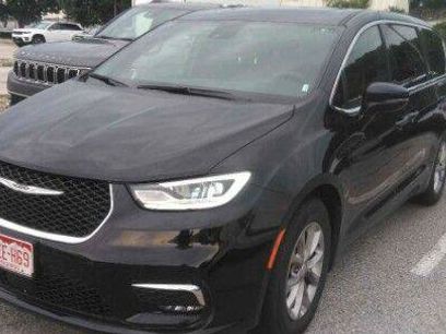 Used 2026 Chrysler Pacifica Limited