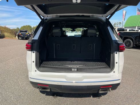 Used 2022 Chevrolet Traverse Premier image 25