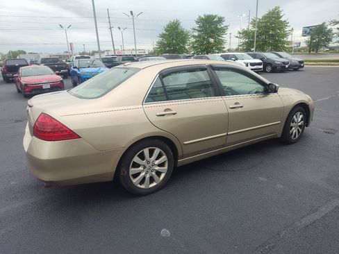 Used 2005 Honda Accord EX image 7