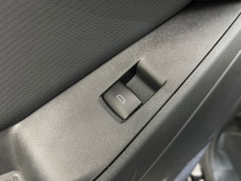 Used 2026 Chevrolet Equinox LT FWD image 16