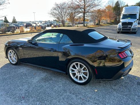 Used 2024 Ford Mustang GT Premium image 3