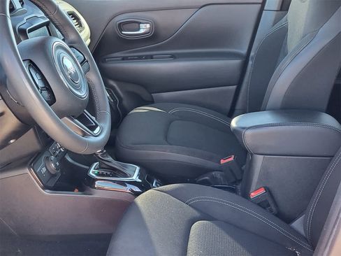 Used 2022 Jeep Renegade Altitude image 26