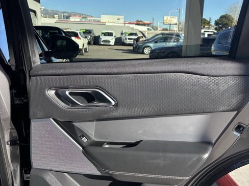 Used 2019 Land Rover Range Rover Velar R-Dynamic SE image 19