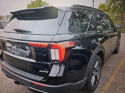 Used 2025 Ford Explorer ST-Line w/ ST-Line Street Pack image 23
