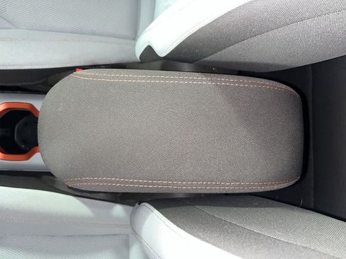 Used 2016 Jeep Renegade Latitude w/ Popular Equipment Group AWD/4WD image 22