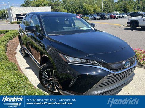 Certified 2021 Toyota Venza LE image 1