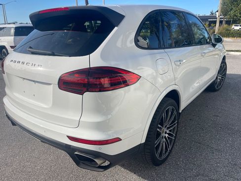 Used 2018 Porsche Cayenne Platinum Edition image 35