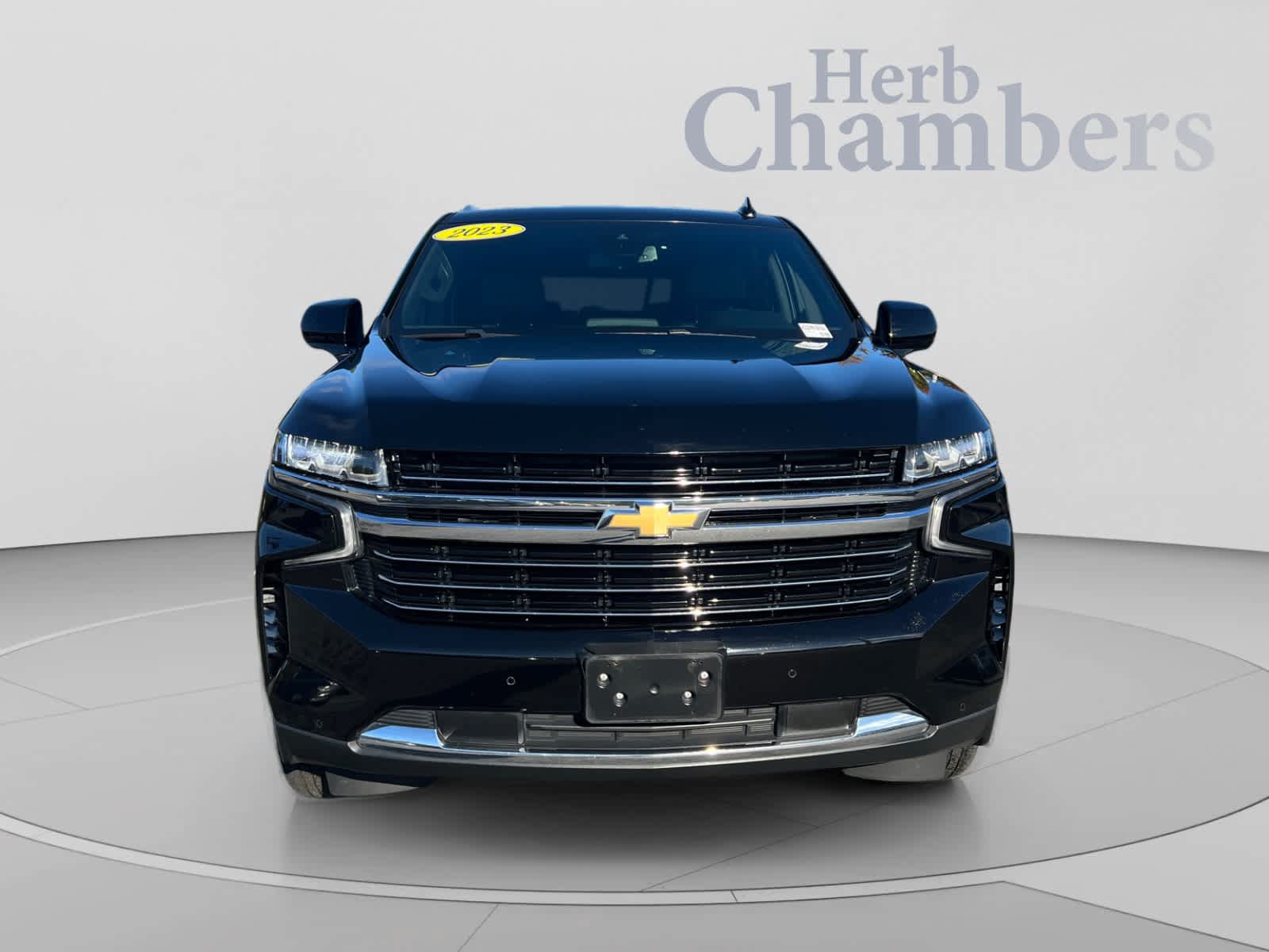 Used 2023 Chevrolet Suburban LT AWD/4WD image 2