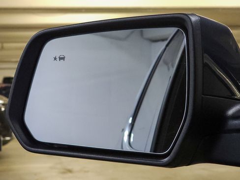 Used 2020 GMC Acadia SLE image 15