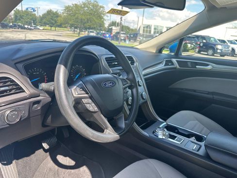 Used 2020 Ford Fusion S FWD image 13