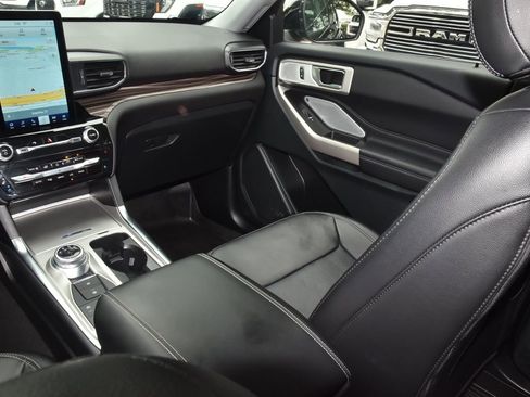 Certified 2024 Ford Explorer Limited w/ Limited Technology Package AWD/4WD image 18