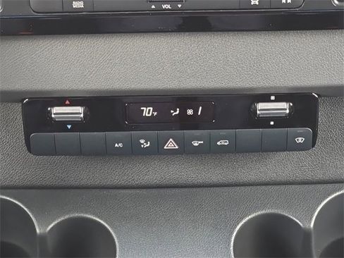 Used 2025 Mercedes-Benz Sprinter 2500 image 16