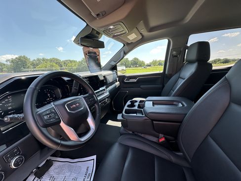 Used 2026 GMC Sierra 1500 SLT AWD/4WD image 12