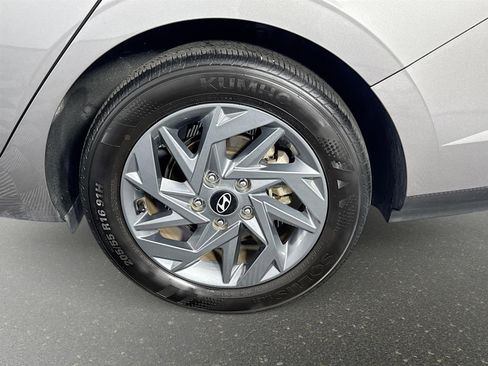 Certified 2024 Hyundai Elantra SEL image 29