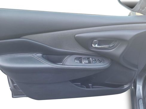 Used 2022 Nissan Murano SV image 9
