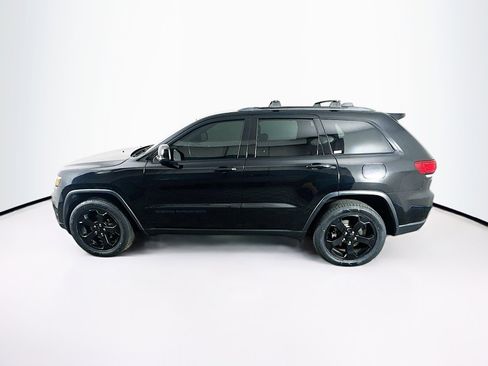 Used 2018 Jeep Grand Cherokee Laredo image 4