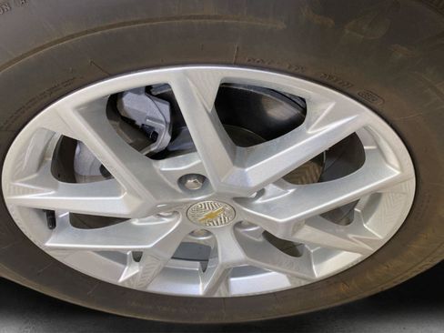 Used 2024 Chevrolet Equinox LT w/ LPO, Floor Liner Package AWD/4WD image 21