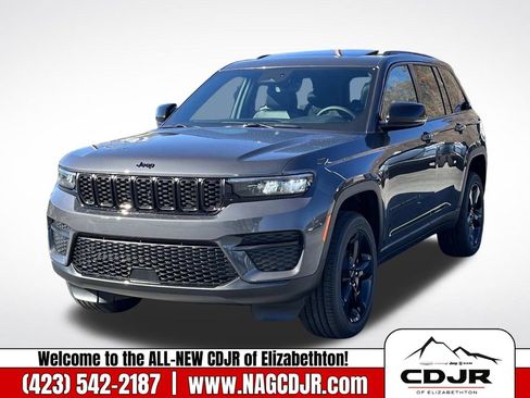 New 2025 Jeep Grand Cherokee Altitude image 8