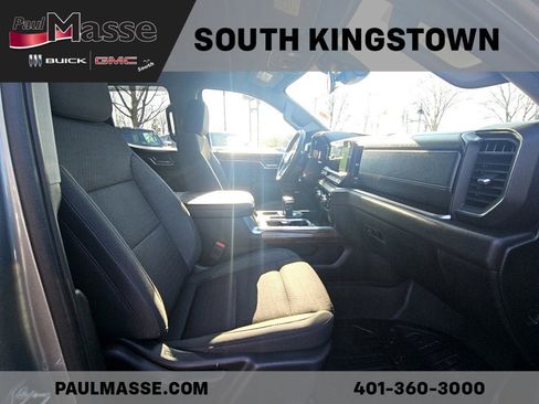 Used 2023 GMC Sierra 1500 Elevation w/ Preferred Package image 17