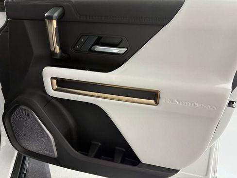 Used 2025 GMC Hummer EV 3X image 44