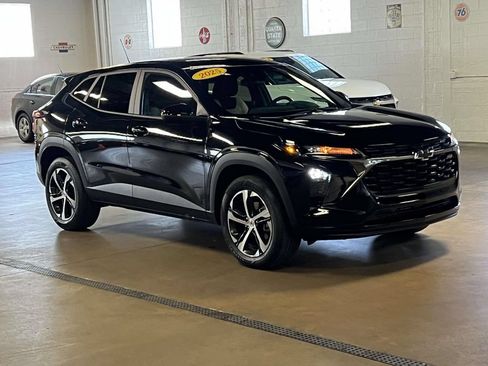 Used 2025 Chevrolet Trax RS w/ Driver Confidence Package FWD image 7