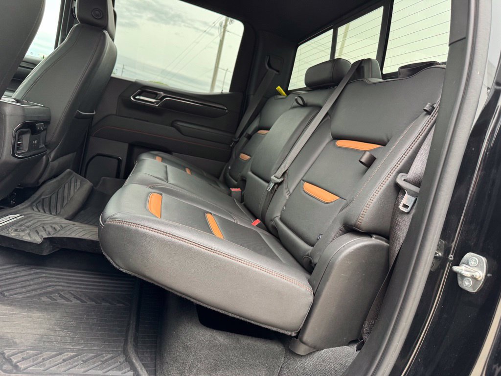 Used 2023 GMC Sierra 1500 AT4 w/ AT4 Premium Package AWD/4WD image 12