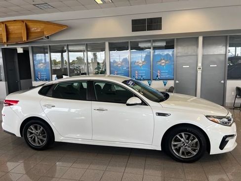 Used 2020 Kia Optima LX FWD image 8