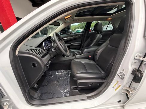 Used 2023 Chrysler 300 Touring L w/ Popular Equipment Group RWD image 27