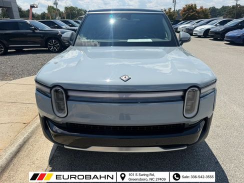 Used 2025 Rivian R1S Adventure AWD/4WD image 27