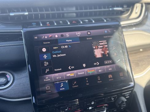 Used 2023 Jeep Grand Cherokee 4xe image 16